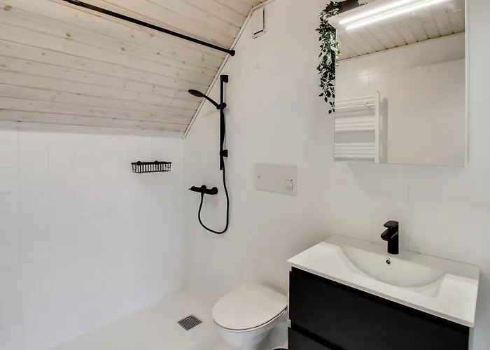 Lägenhet Tuve - 2-5km From The Sea By Interhome