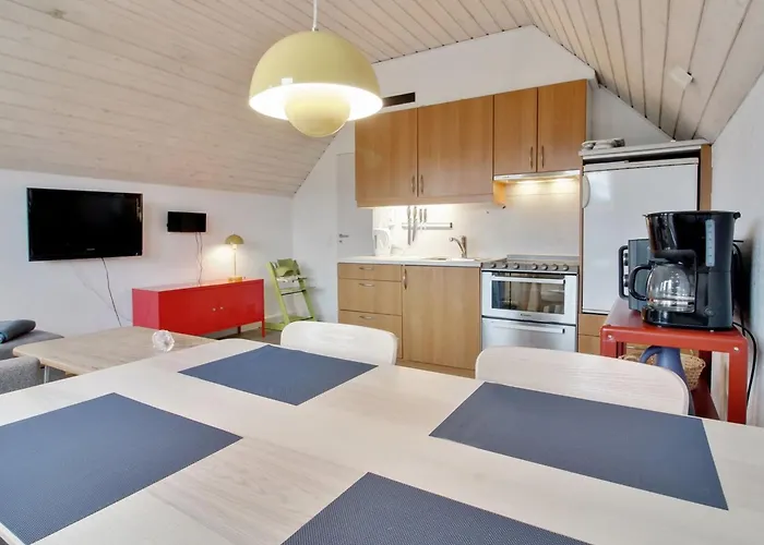 Tuve - 2-5km From The Sea By Interhome